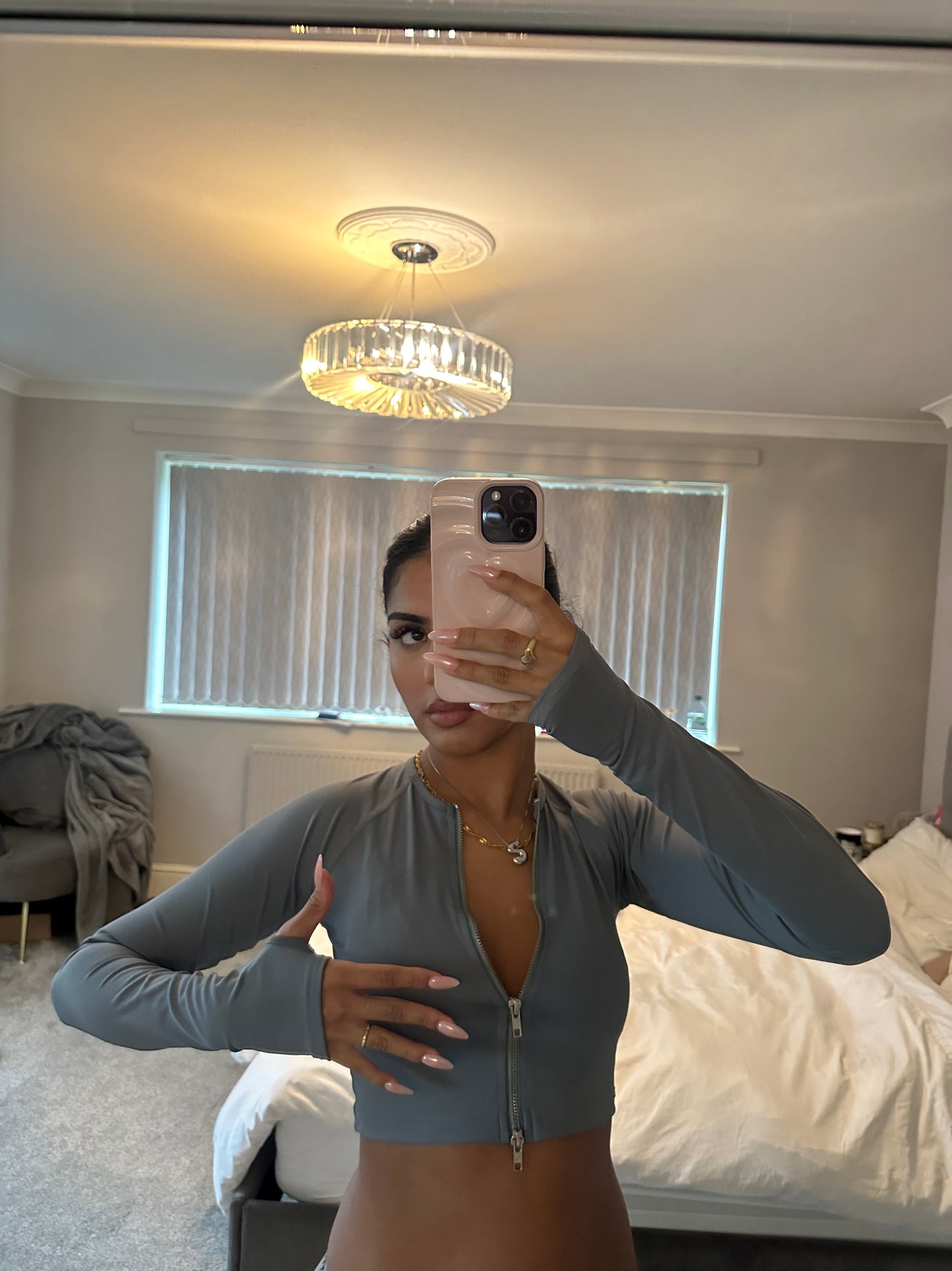 GREY LONG-SLEEVE WITH THUMB HOLES