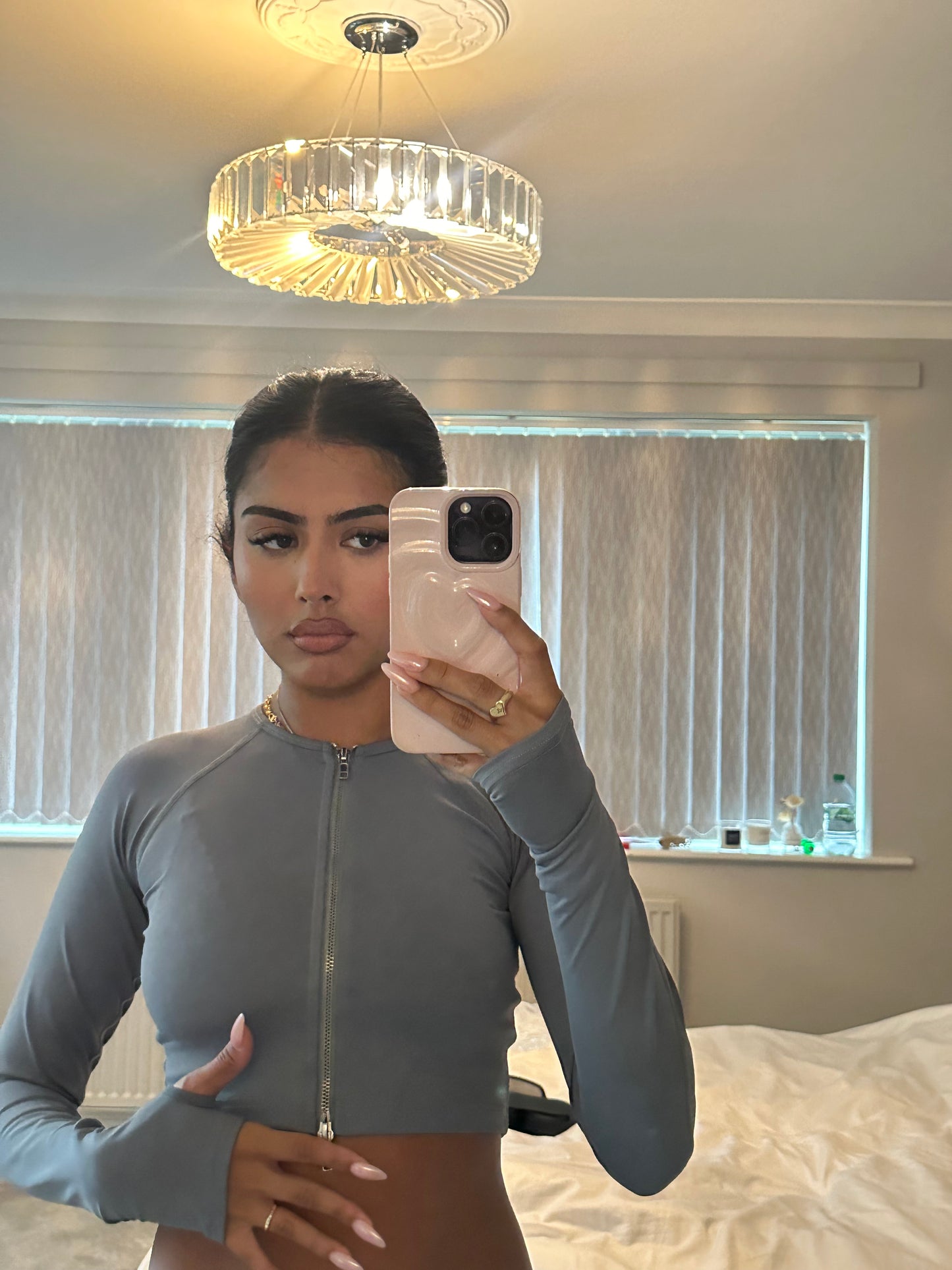 GREY LONG-SLEEVE WITH THUMB HOLES